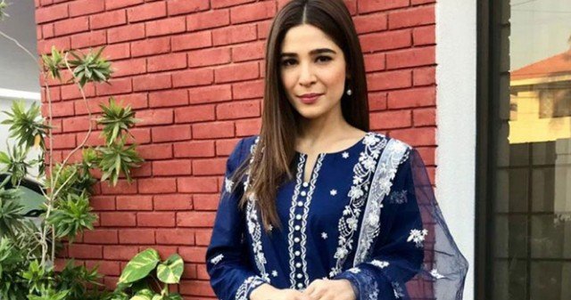فلم انڈسٹری کا سنہرا دور واپس آنے میں وقت لگے گا‘عائشہ عمر