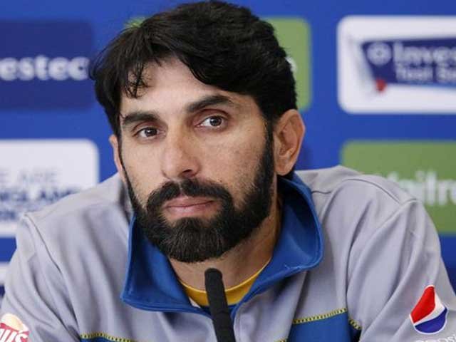 مصباح الحق کا بابر کو ماضی کی غلطیوں سے سبق سیکھنے کا مشورہ