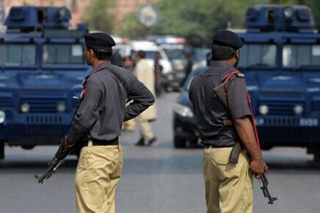 گلگت، پولیس کی منشیات فروشوں کے خلاف کارروائی، فائرنگ کا تبادلہ