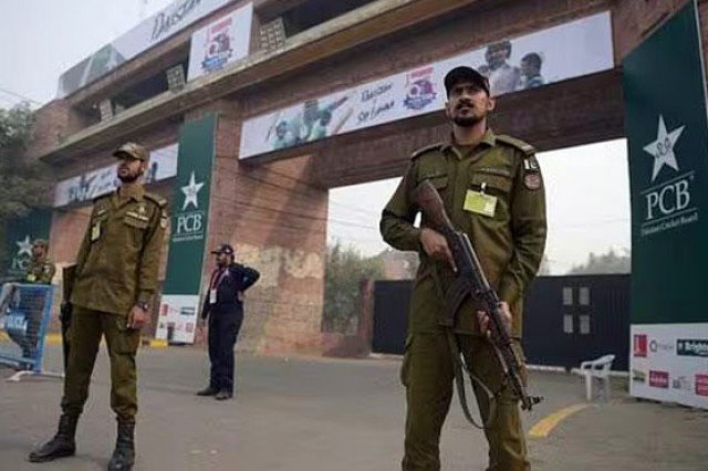 ڈیوٹی سے انکار، پہلی بار ایک سو پولیس اہلکار ایک ساتھ برطرف