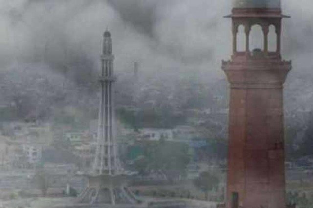 سموگ سے متاثرہ اضلاع میں کل لاک ڈاؤن، نقل و حمل مزید محدود کرنے کا فیصلہ