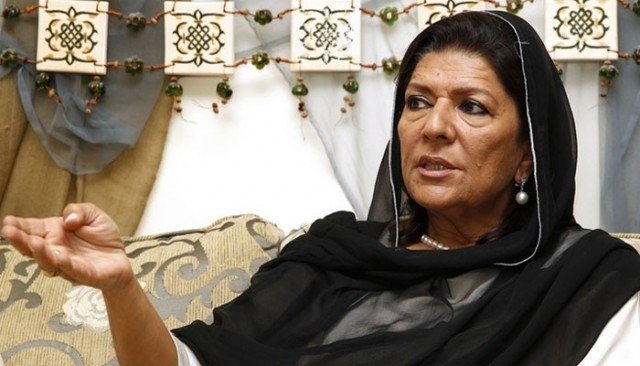 جج صاحب انصاف دیں، قانون کا تماشہ نہیں بننا چاہیے، علیمہ خان