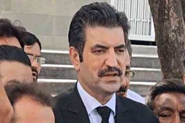 اے پی سی بلا کر دہشت گردی سےمتعلق طویل مدتی پالیسی بنانا ہوگی: شیر افضل مروت