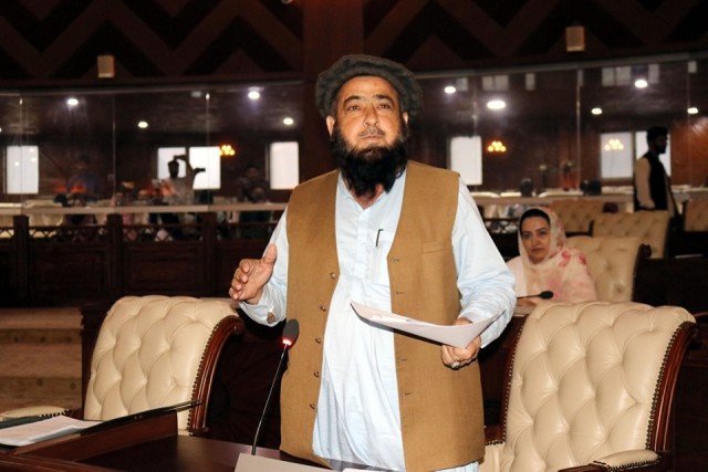 مفاد پرست عوام کو گمراہ کررہے ہیں، حکومت بلیک میل نہیں ہوگی،رحمت خالق