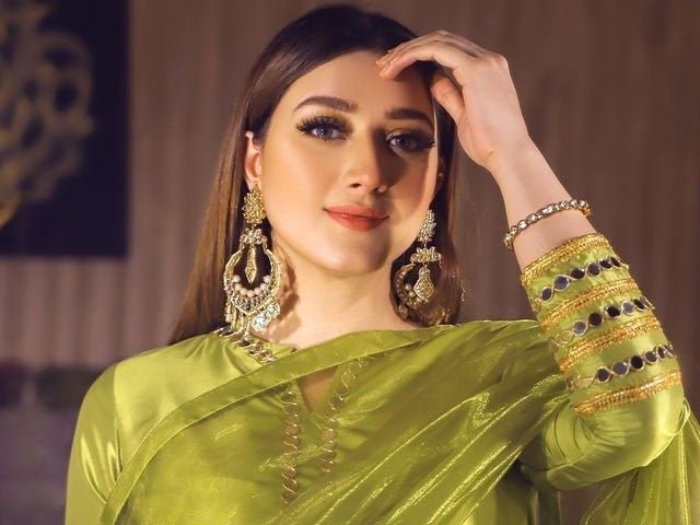 ڈراموں میں مرکزی کردارکے لیےانسٹاگرام کے فالوورز کا زیادہ ہونا شامل ہے،مومنہ اقبال