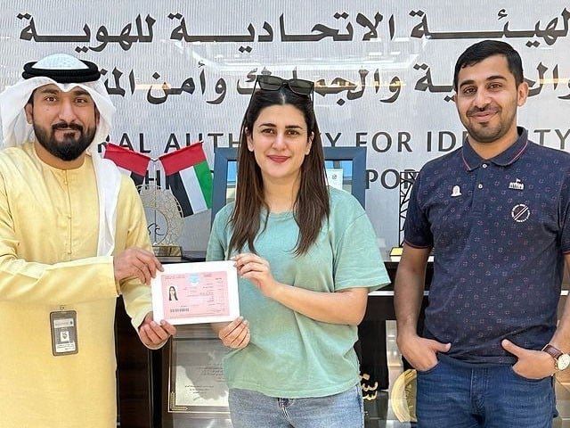 کبری خان کو بھی دبئی کا گولڈن ویزامل گیا