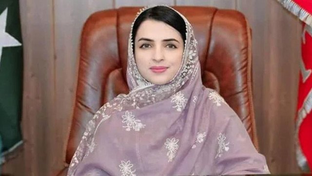 بشریٰ بی بی نے مشعال یوسفزئی کو ترجمان کے عہدے سے ہٹا دیا