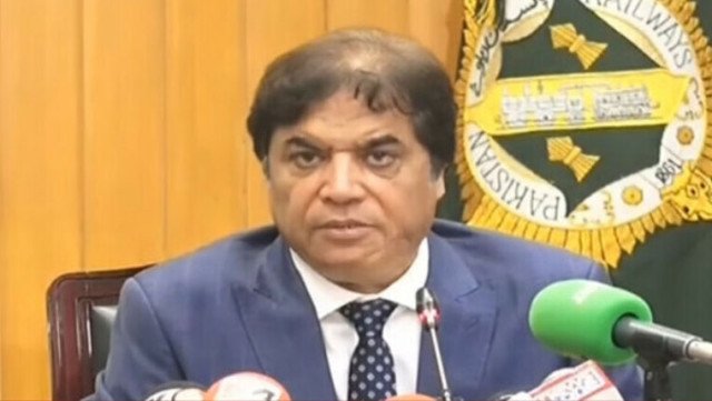 دشمن پاکستان کا دفاعی نظام مفلوج کرنا چاہتے ہیں: حنیف عباسی